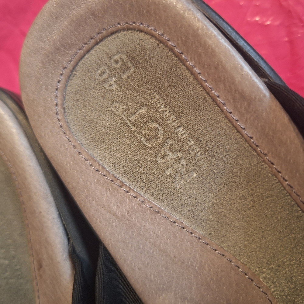 Naot Women's Black Slide Sandals with Bow. Size 40 - Picture 6 of 12